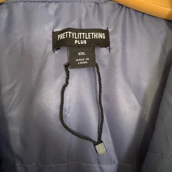 PrettyLittleThing Blue Puffer Coat - Picture 3 of 5